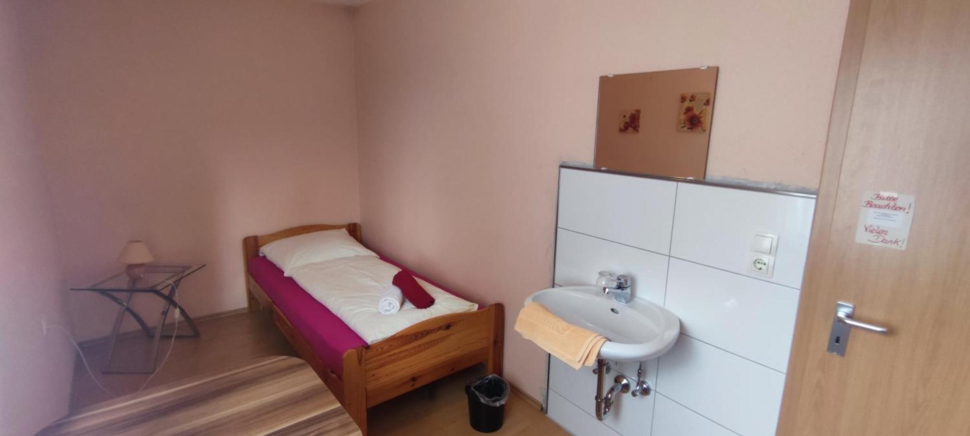 Alb Rooms, Zimmer Auf Der Schwaebischen Alb Oberlenningen Buitenkant foto